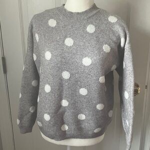 Polka dot sweater M